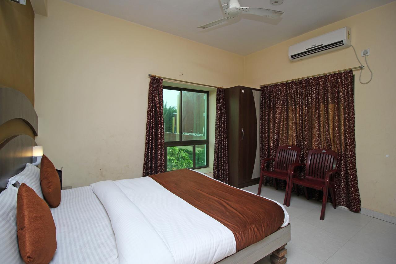 Oyo 7680 Park Lagoon Hotel Puri Exterior photo